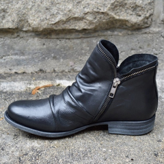 Black#Black_1