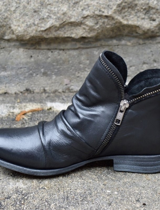 Black#Black_1